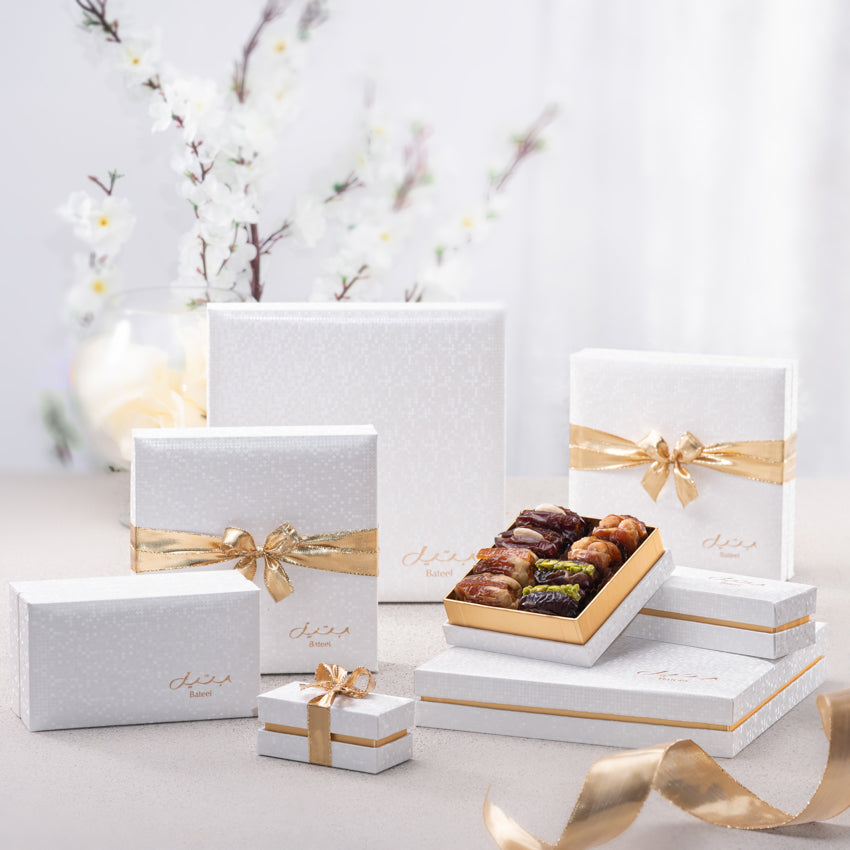 Bateel Alaska Medium Gift Set Premium Filled Dates-AE