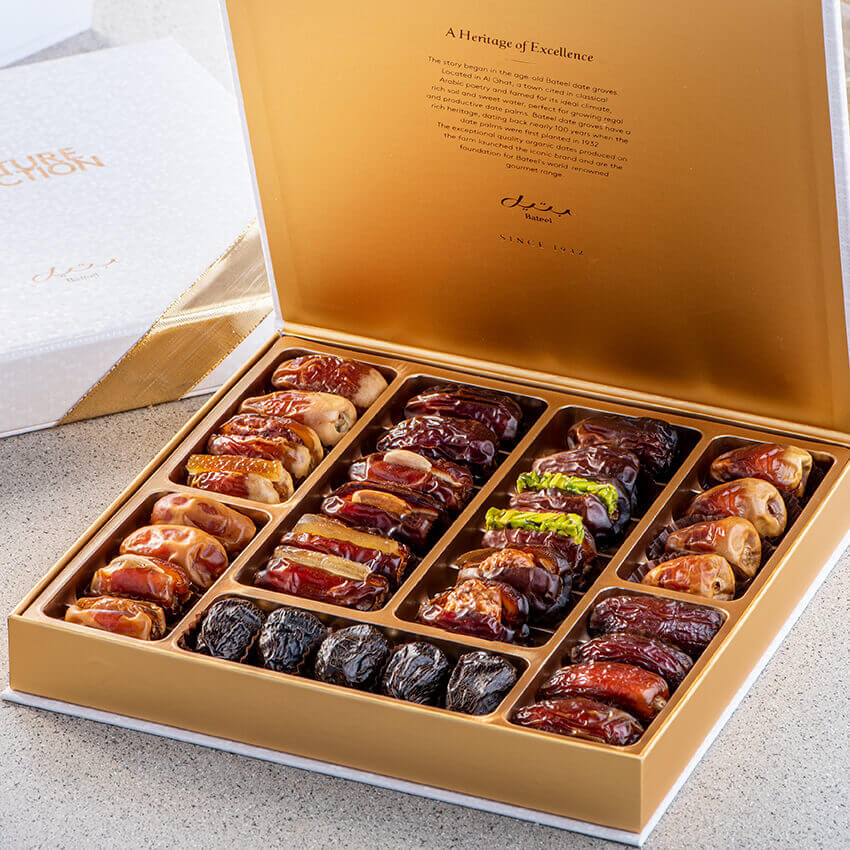 Bateel Signature Gift Set Premium Assorted Dates-AE